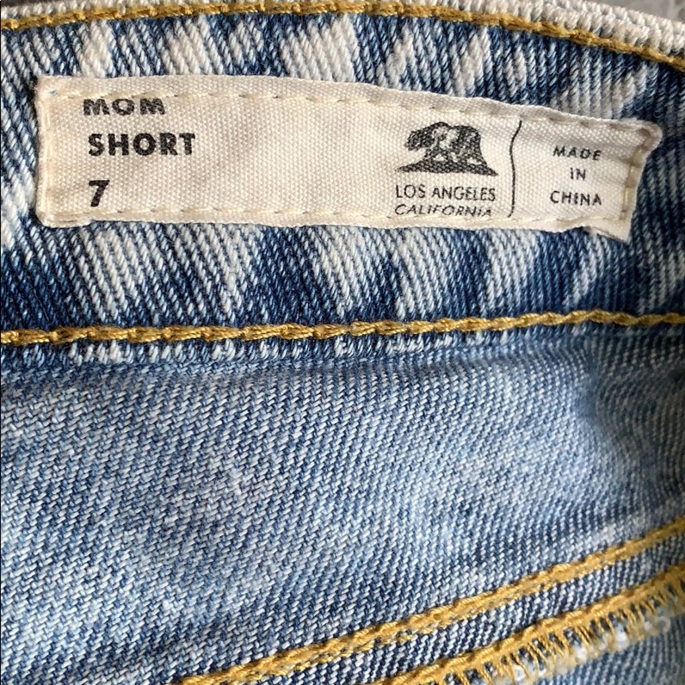 {Bullhead} Mom Shorts - Picture 4 of 5